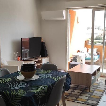 Appartement Avec Grande Terrasse A 15 Mn De La Mer Saint-Estève Exteriör bild