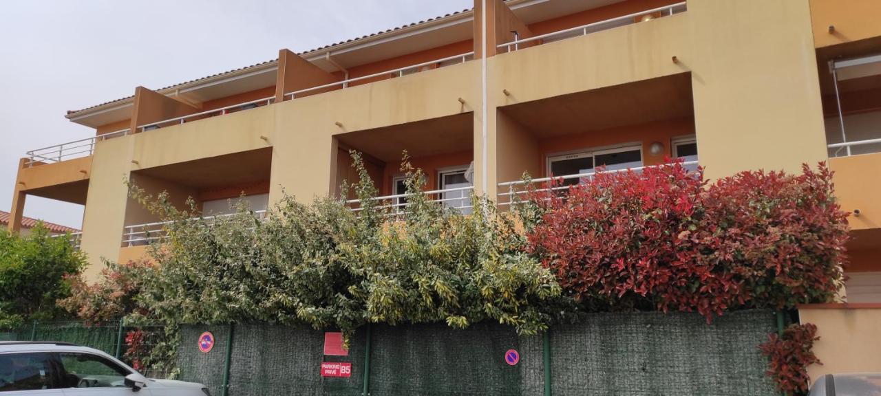 Appartement Avec Grande Terrasse A 15 Mn De La Mer Saint-Estève Exteriör bild
